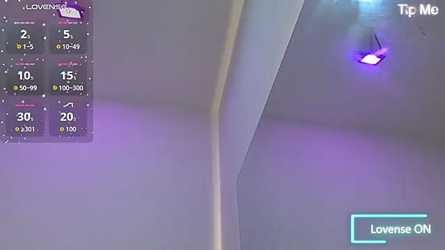 luna starr69 online show from 10/31/25, 01:34