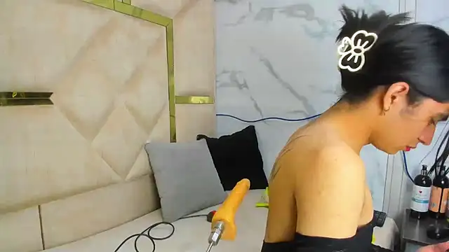 Snapshot of Allisonts69 chatting on 10/25/25, 03:47 Allisonts69 online show from 10/25/25, 03:47