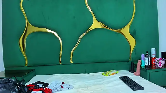 Snapshot of Allisonts69 chatting on 11/04/25, 03:11 Allisonts69 online show from 11/04/25, 03:11