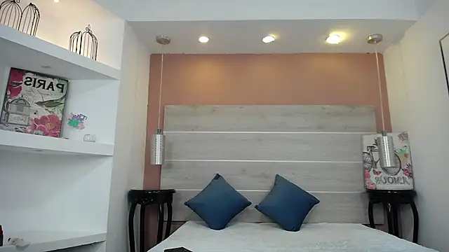 Snapshot of AlexandraCambell chatting on 10/27/25, 11:58 AlexandraCambell online show from 10/27/25, 11:58