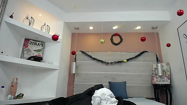 Snapshot of AlexandraCambell chatting on 12/19/25, 11:39 AlexandraCambell online show from 12/19/25, 11:39