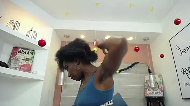 Snapshot of AlexandraCambell chatting on 12/20/25, 01:12 AlexandraCambell online show from 12/20/25, 01:12