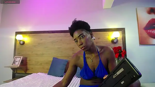 Snapshot of AlexandraCambell chatting on 02/01/26, 12:59 AlexandraCambell online show from 02/01/26, 12:59