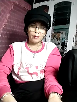 Snapshot of Minety473 chatting on 12/19/25, 02:29 Minety473 online show from 12/19/25, 02:29