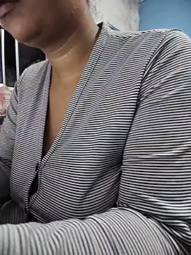 MichelleMore online show from 10/24/25, 01:46