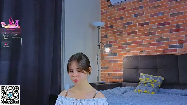 EmiliDen online show from 10/04/25, 07:23