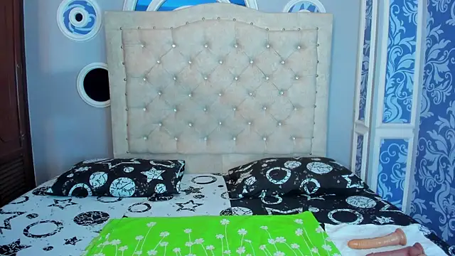 mishell lovely online show from 12/19/25, 12:01