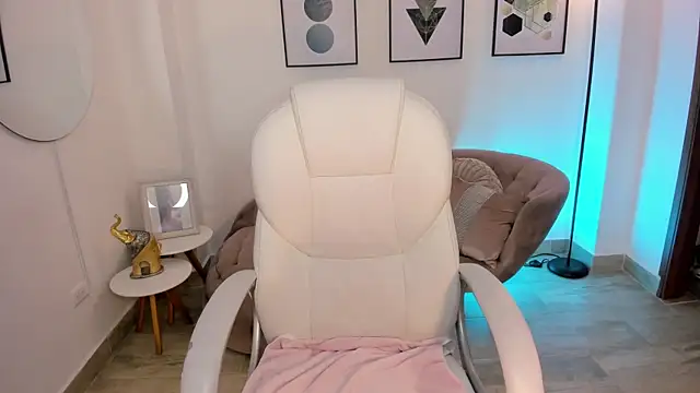 Beverly johnson online show from 10/12/25, 03:49