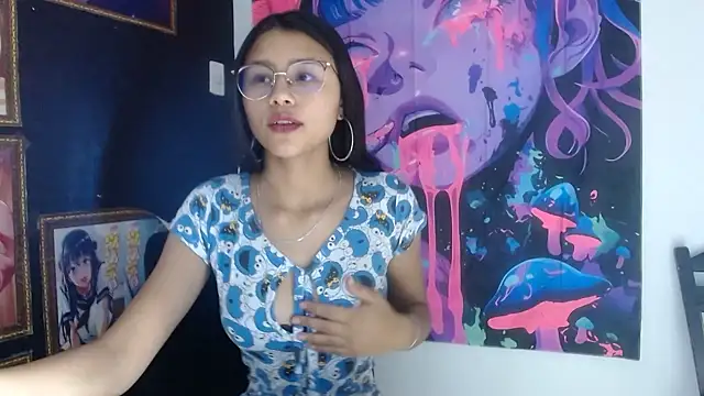 SofieLove 01 online show from 10/05/25, 07:50