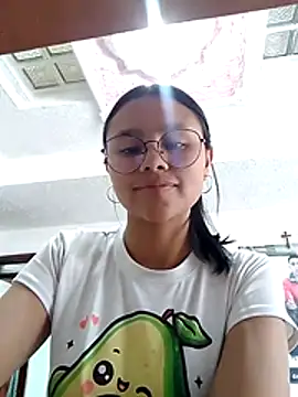 SofieLove 01 online show from 04/09/26, 08:36