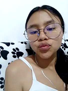 SofieLove 01 online show from 04/10/26, 08:41