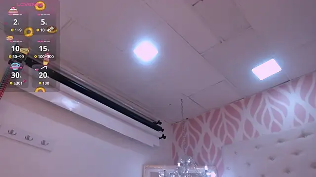 Snapshot of MariyaNovaki chatting on 10/21/25, 12:28 MariyaNovaki online show from 10/21/25, 12:28