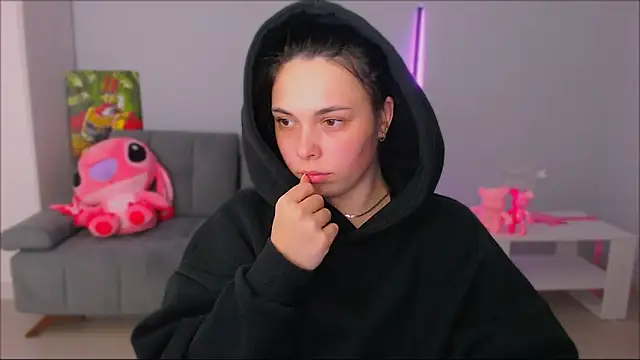 queenofthesense  online show from 10/13/25, 03:01