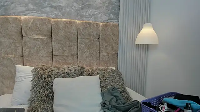 leilapons online show from 09/16/25, 04:41