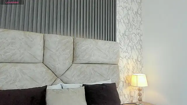 leilapons online show from 10/18/25, 07:03