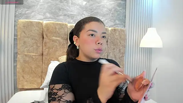 leilapons online show from 10/26/25, 05:19