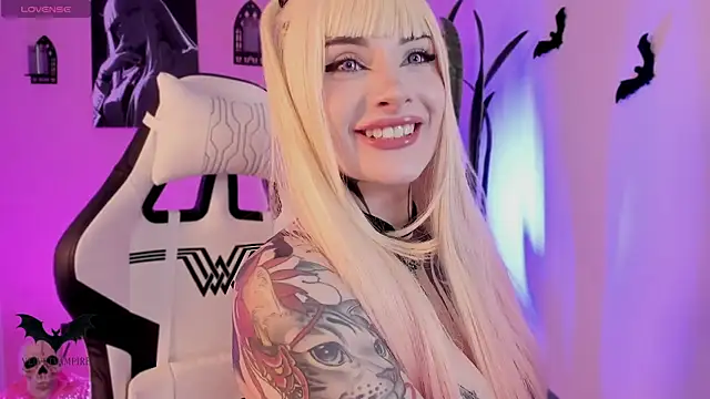 VelvetVampiree online show from 04/16/26, 04:35