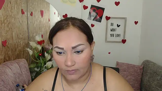 laleska montenegro online show from 09/25/25, 05:11