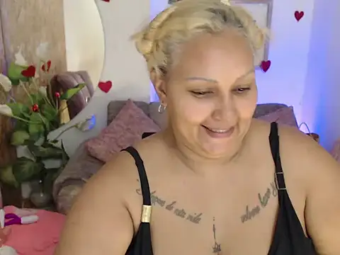 laleska montenegro online show from 11/25/25, 04:23