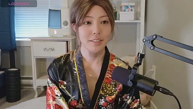 Nana with online show from 01/11/26, 08:03