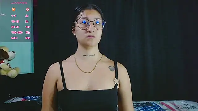 EVAH LEE  online show from 10/05/25, 03:27