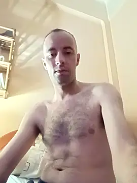 Snapshot of alexpo27 chatting on 11/10/25, 03:16 alexpo27 online show from 11/10/25, 03:16