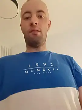 Snapshot of alexpo27 chatting on 02/03/26, 01:37 alexpo27 online show from 02/03/26, 01:37