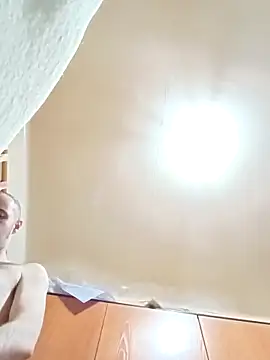 Snapshot of alexpo27 chatting on 02/17/26, 04:42 alexpo27 online show from 02/17/26, 04:42