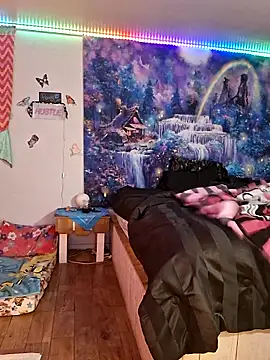 Snapshot of PeachyAriel chatting on 10/09/25, 01:14 PeachyAriel online show from 10/09/25, 01:14