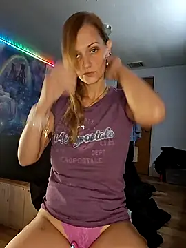 Snapshot of PeachyAriel chatting on 06/30/26, 02:07 PeachyAriel online show from 06/30/26, 02:07
