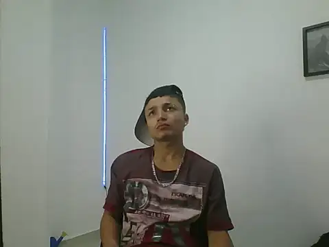 Snapshot of yissus_20_ chatting on 04/15/26, 03:41 yissus 20 online show from 04/15/26, 03:41