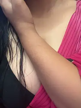 Snapshot of annanya01 chatting on 06/18/26, 12:42 annanya01 online show from 06/18/26, 12:42