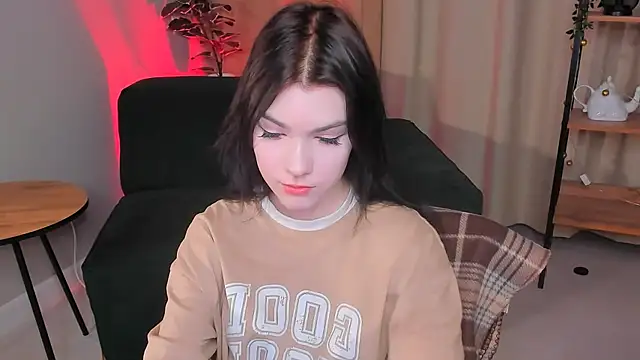 Snapshot of Sophie_SkyAngel chatting on 09/15/25, 09:26 Sophie SkyAngel online show from 09/15/25, 09:26