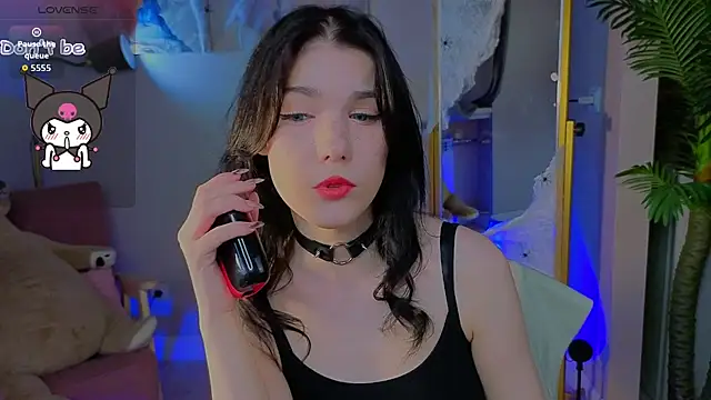 Snapshot of Sophie_SkyAngel chatting on 10/22/25, 01:55 Sophie SkyAngel online show from 10/22/25, 01:55