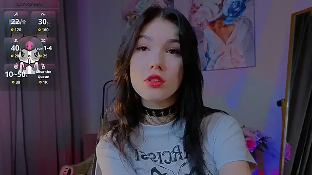 Snapshot of Sophie_SkyAngel chatting on 11/11/25, 09:37 Sophie SkyAngel online show from 11/11/25, 09:37