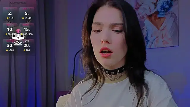 Snapshot of Sophie_SkyAngel chatting on 11/18/25, 02:54 Sophie SkyAngel online show from 11/18/25, 02:54