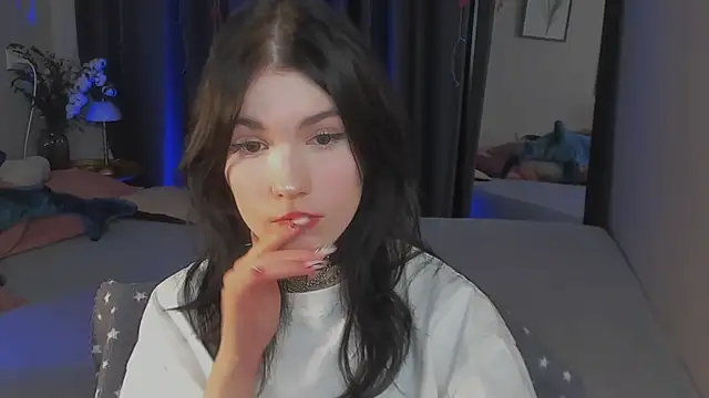 Snapshot of Sophie_SkyAngel chatting on 11/27/25, 02:08 Sophie SkyAngel online show from 11/27/25, 02:08