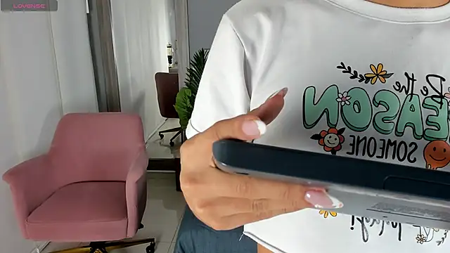 Alaiaguerra online show from 11/23/25, 07:46