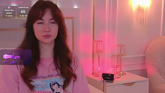 MeganStrain online show from 10/03/25, 03:36