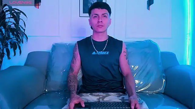 Leo santoro online show from 02/12/26, 01:06