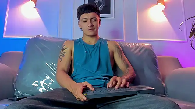 Leo santoro online show from 03/29/26, 02:06