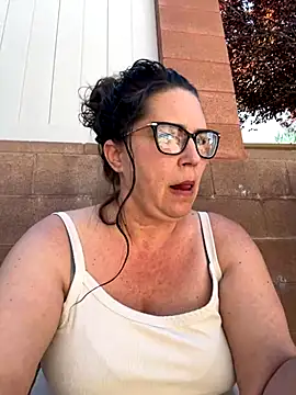 Snapshot of petalsexy chatting on 09/15/25, 06:30 petalsexy online show from 09/15/25, 06:30