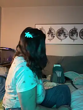 Snapshot of petalsexy chatting on 11/17/25, 03:40 petalsexy online show from 11/17/25, 03:40