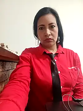 Snapshot of PAULA20- chatting on 09/19/25, 12:39 PAULA20- online show from 09/19/25, 12:39