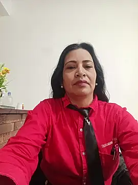 Snapshot of PAULA20- chatting on 10/07/25, 12:57 PAULA20- online show from 10/07/25, 12:57