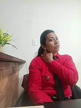 Snapshot of PAULA20- chatting on 10/15/25, 02:28 PAULA20- online show from 10/15/25, 02:28