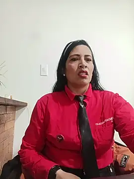 Snapshot of PAULA20- chatting on 10/20/25, 03:01 PAULA20- online show from 10/20/25, 03:01