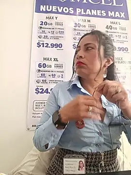 Snapshot of PAULA20- chatting on 11/04/25, 01:54 PAULA20- online show from 11/04/25, 01:54