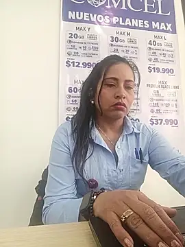 Snapshot of PAULA20- chatting on 11/06/25, 02:07 PAULA20- online show from 11/06/25, 02:07