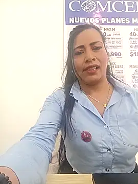 Snapshot of PAULA20- chatting on 11/13/25, 04:06 PAULA20- online show from 11/13/25, 04:06